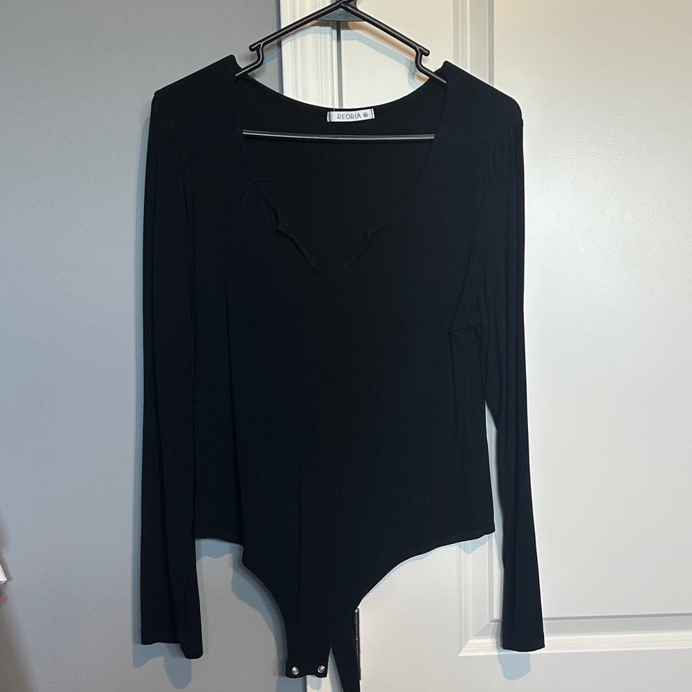 ReoRia Classic Black V-Neck Bodysuit